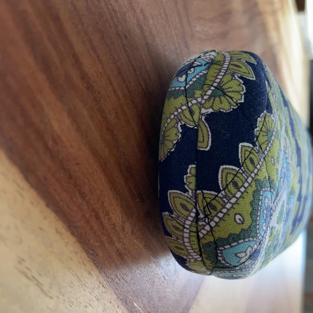 VERA BRADLEY eyeglass case ๐๐ถ! - Picture 10 of 10